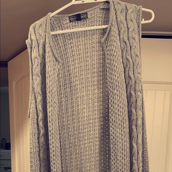 Long sweater vest. Passes your knees - Picture 2 of 2